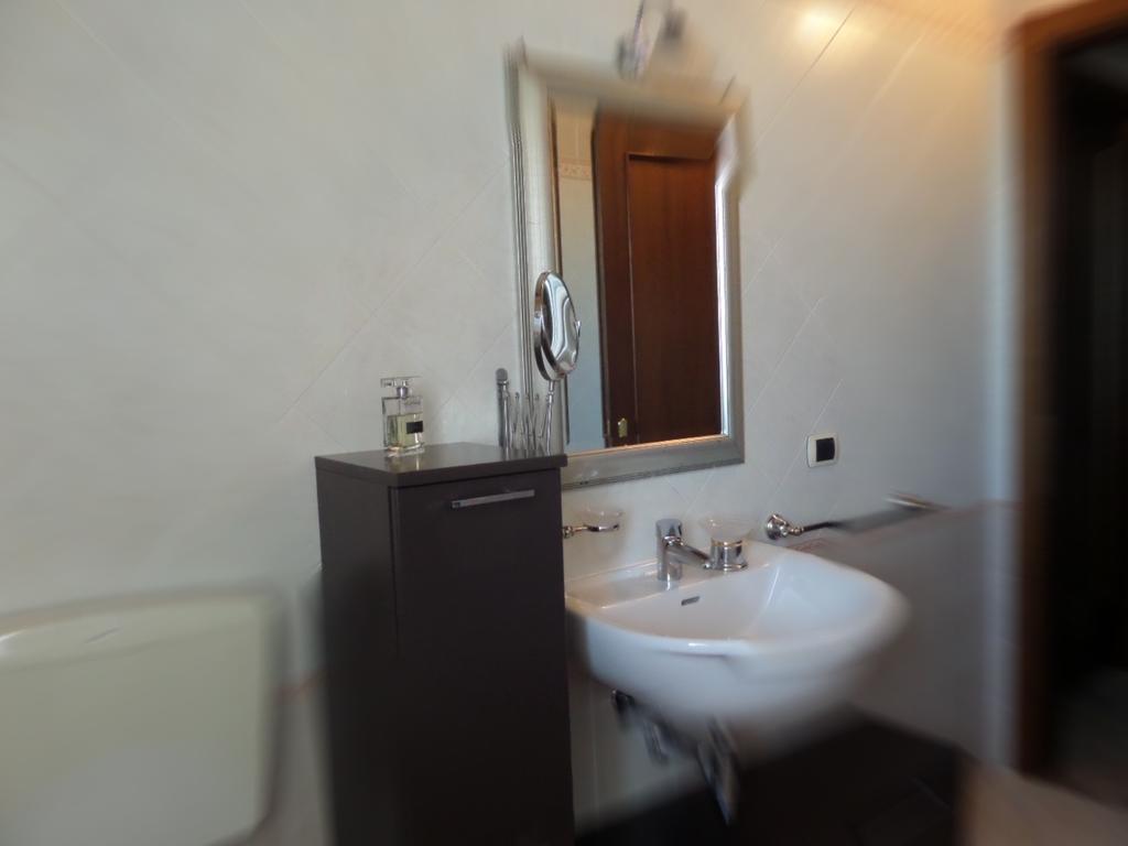 La Locanna Hotel Serramazzoni Bagian luar foto